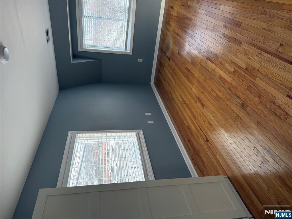 87 Royal, Unit 2 Hawthorne, NJ 07506 - Photo 6 of 15