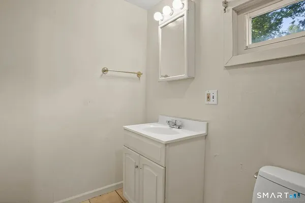 $317,500 | 25 Pleasant Street, Ansonia, CT 06401