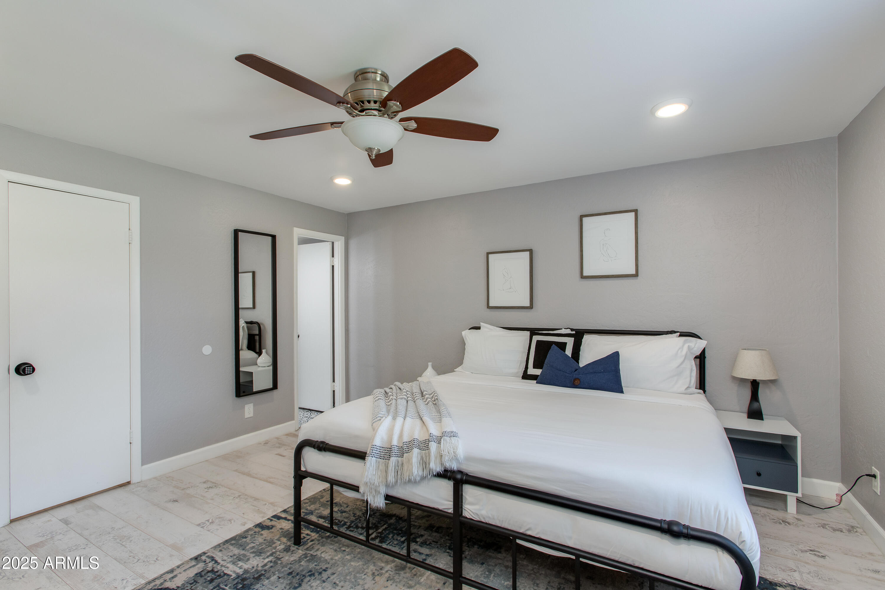 4201 East Camelback Road, Unit 41 Phoenix, AZ 85018 - Photo 8 of 21 19-Camelback
