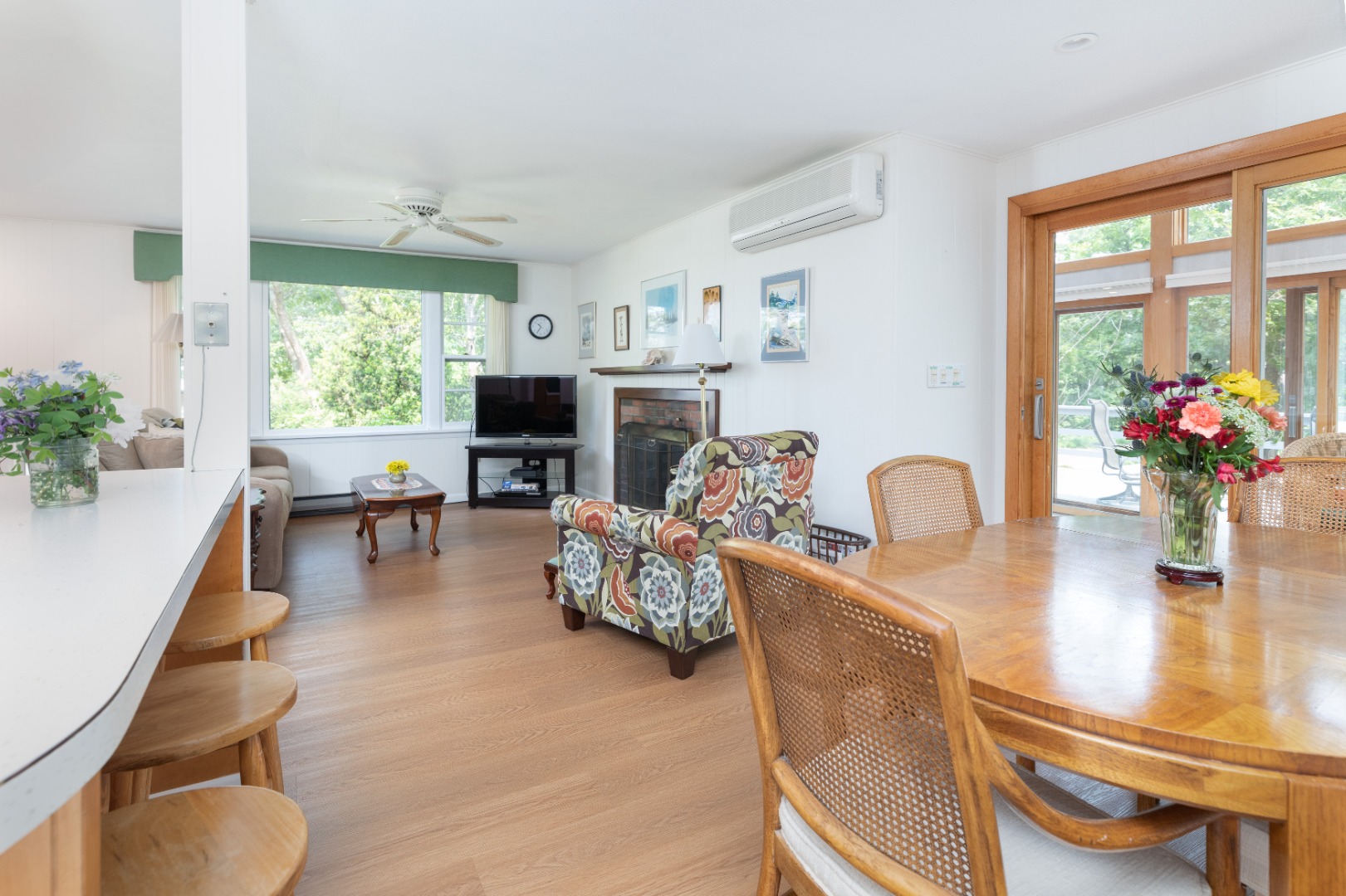 35 East Side Road Oak Bluffs, MA 02557 - Photo 5 of 41 Gallery Image 5