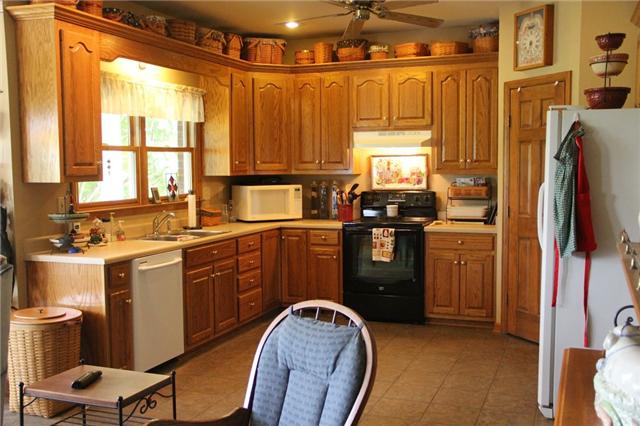 4 Spray Road Fayetteville, TN 37334 - Photo 6 of 20 Nice size kitchen