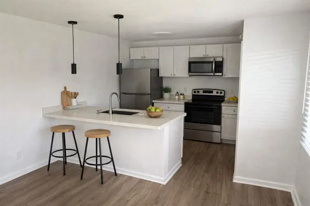 $1,850 | 900 East Tiffany Drive, Unit 1, West Palm Beach, FL 33407