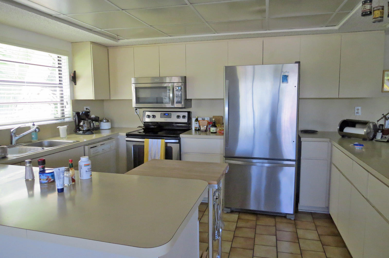 26 South Exuma Road Key Largo, FL 33037 - Photo 23 of 31 Lower Unit Kitchen