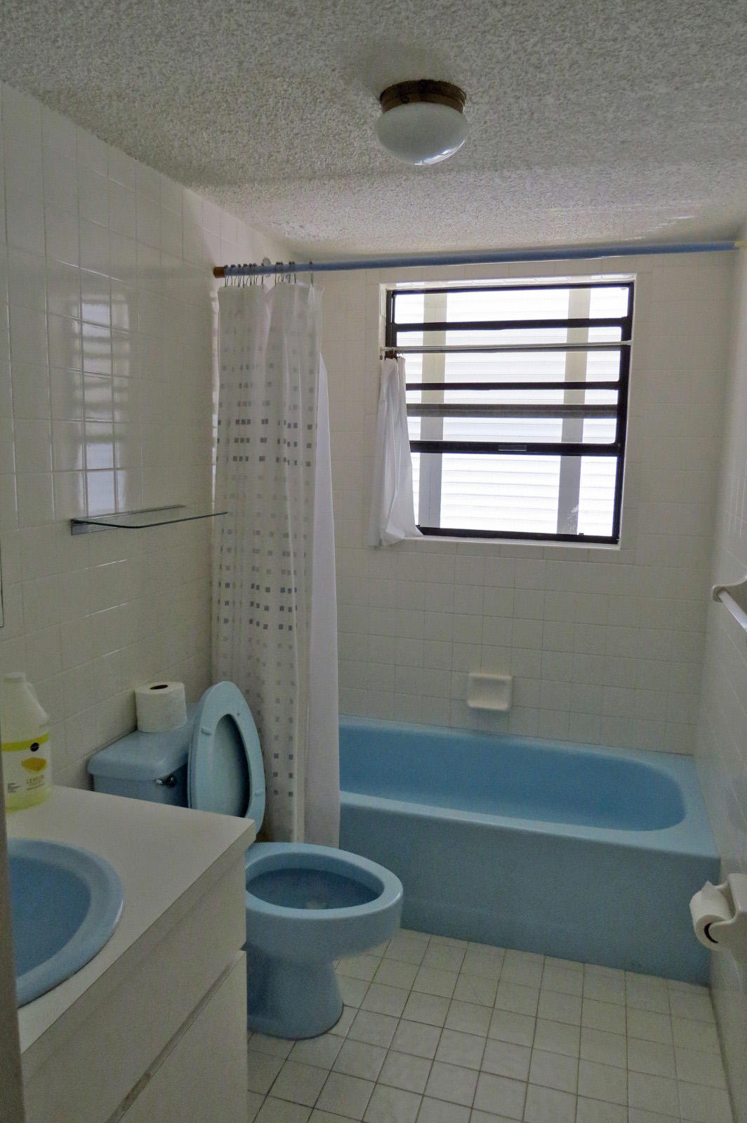 26 South Exuma Road Key Largo, FL 33037 - Photo 24 of 31 Lower Unit Guest Bathroom