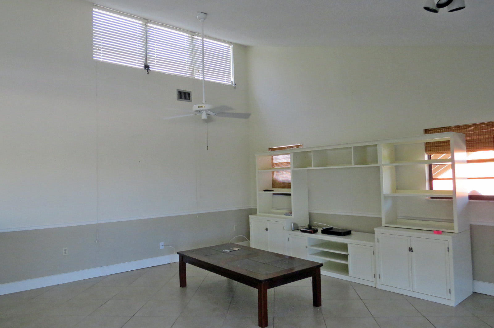 26 South Exuma Road Key Largo, FL 33037 - Photo 9 of 31 Living Room