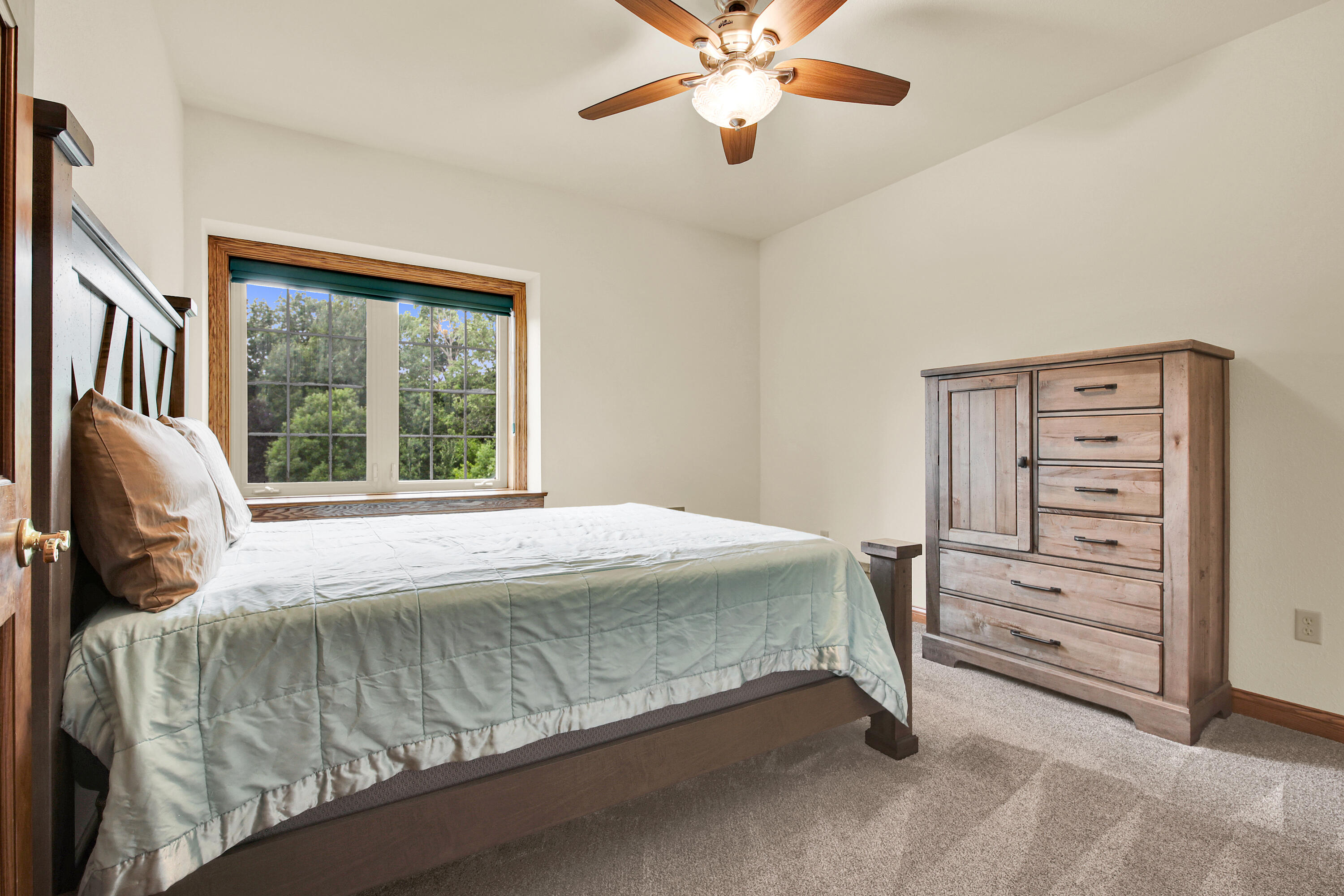 615 Kettle Ridge Richfield, WI 53017 - Photo 20 of 44 2nd Floor Bedroom
