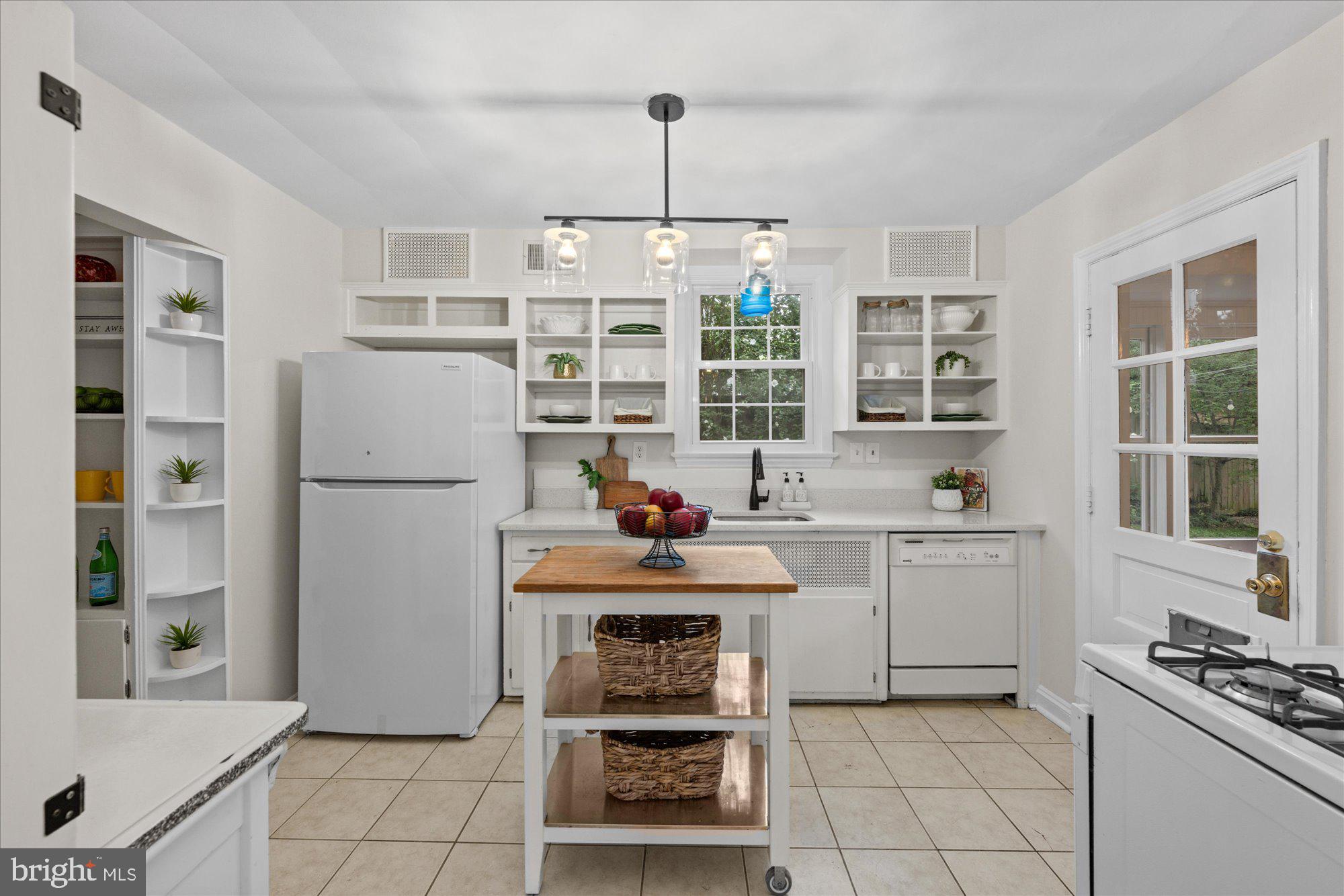 100 Aberdeen Road Rockville, MD 20850 - Photo 8 of 24