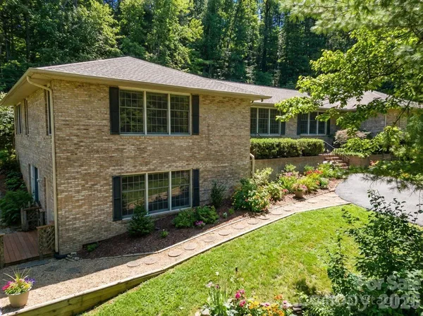 $775,000 | 310 Claremont Drive, Flat Rock, NC 28731