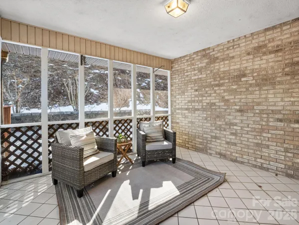 $749,900 | 310 Claremont Drive, Flat Rock, NC 28731