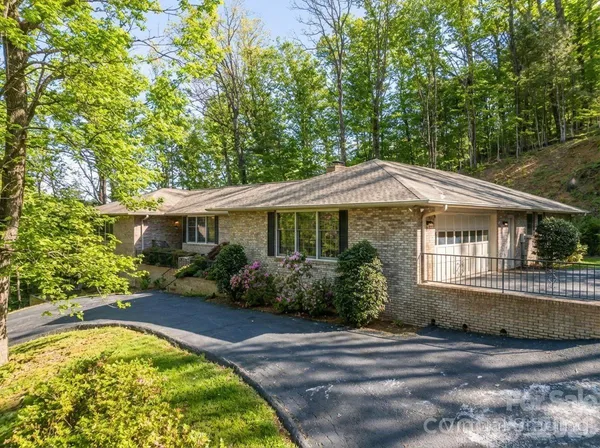 $749,900 | 310 Claremont Drive, Flat Rock, NC 28731