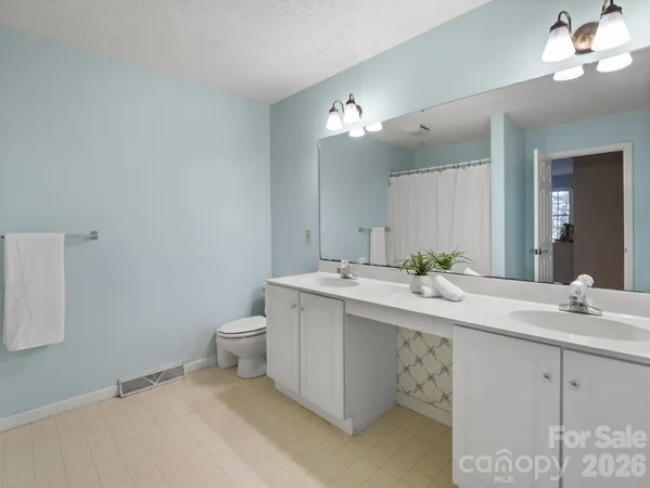 $749,900 | 310 Claremont Drive, Flat Rock, NC 28731