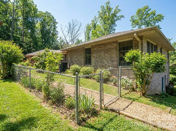 $749,900 | 310 Claremont Drive, Flat Rock, NC 28731