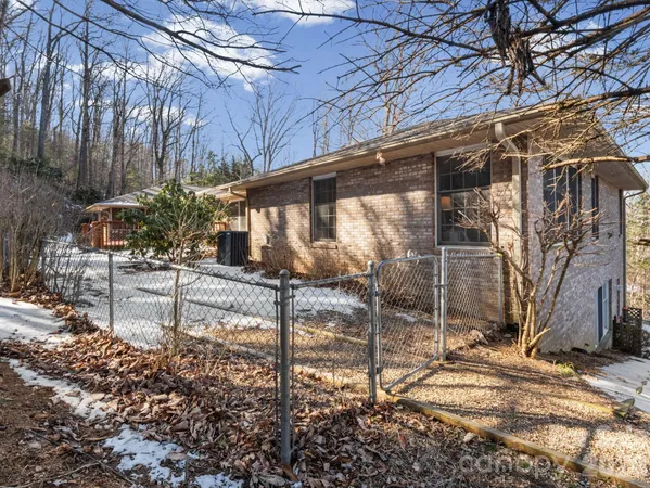 $749,900 | 310 Claremont Drive, Flat Rock, NC 28731