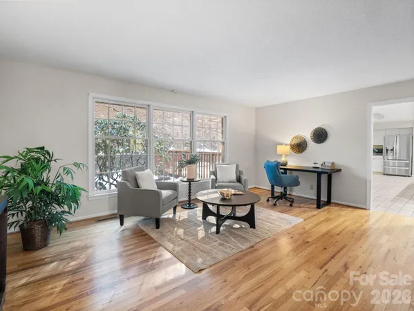 $749,900 | 310 Claremont Drive, Flat Rock, NC 28731