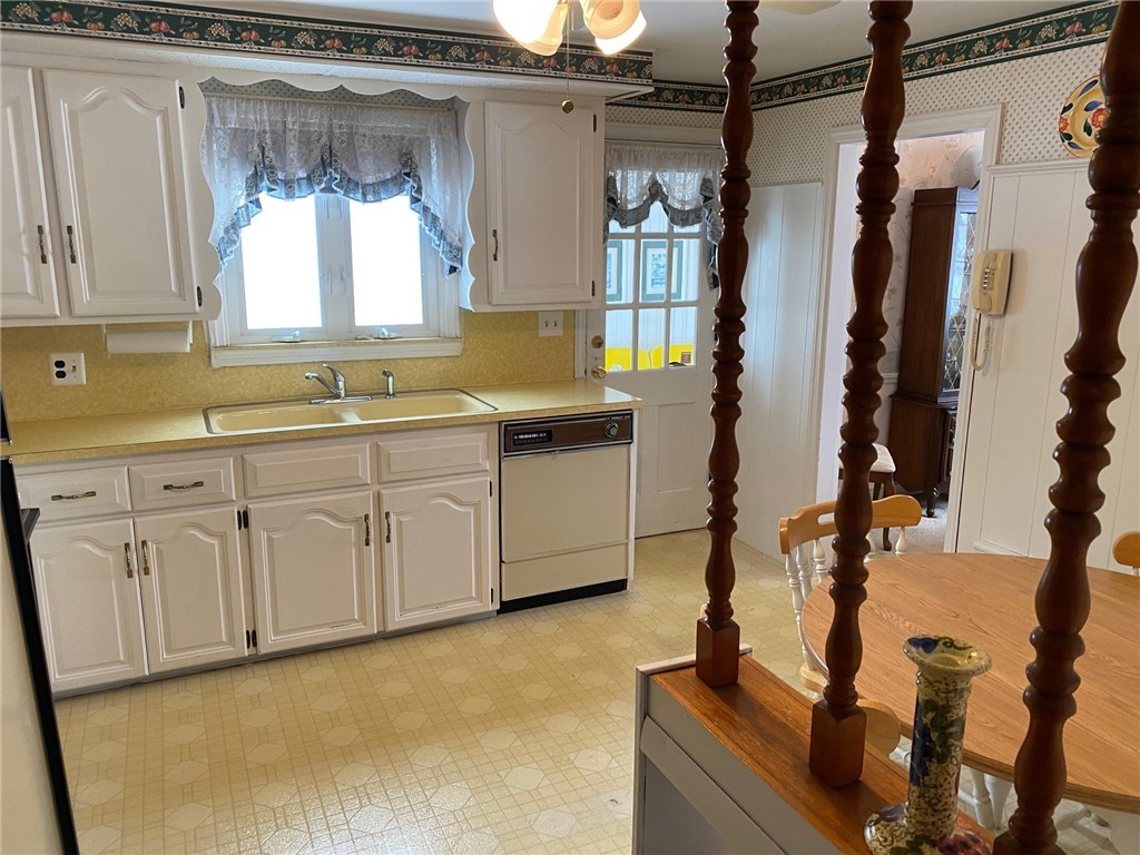75 Broadmoor Road Cranston, RI 02910 - Photo 8 of 37 Gallery Image 8