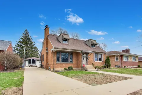 $399,900 | 9309 Lawndale Avenue, Evergreen Park, IL 60805