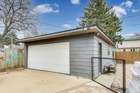 $399,900 | 9309 Lawndale Avenue, Evergreen Park, IL 60805