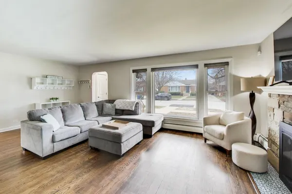 $399,900 | 9309 S Lawndale Avenue, Evergreen Park, IL 60805