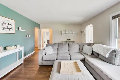 $399,900 | 9309 Lawndale Avenue, Evergreen Park, IL 60805