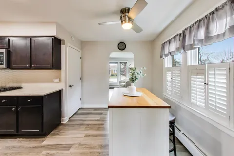 $399,900 | 9309 Lawndale Avenue, Evergreen Park, IL 60805