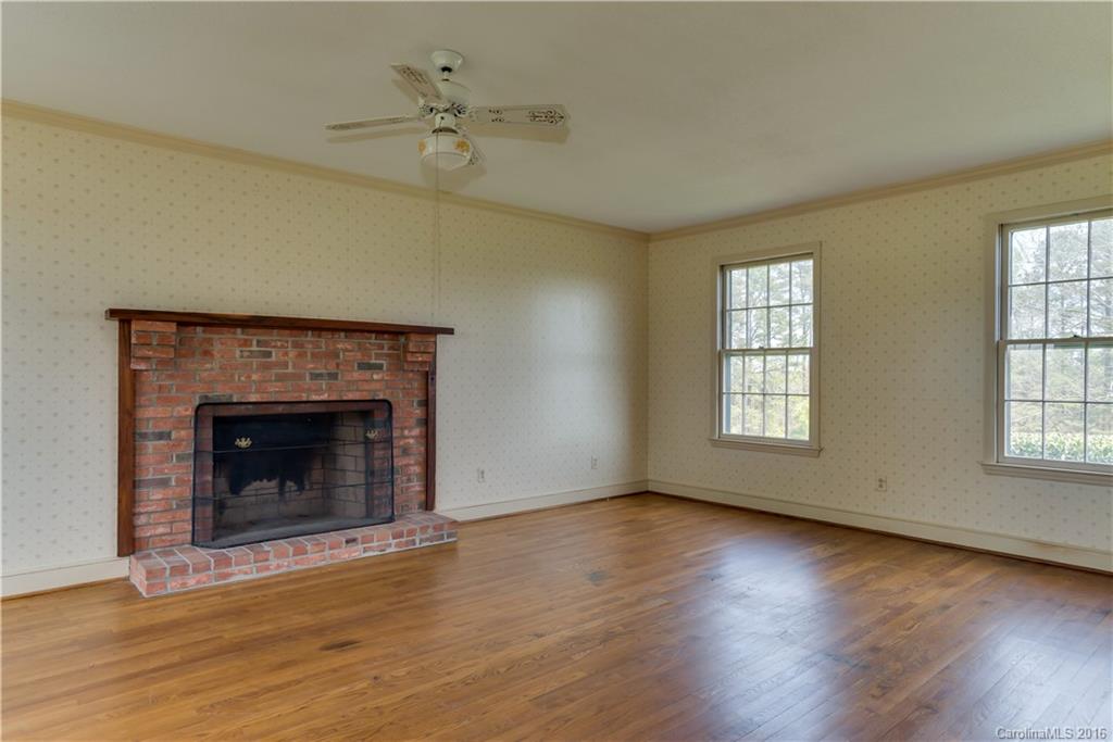 485 Motlow Creek Road Campobello, SC 29322 - Photo 11 of 28 Gallery Image 11