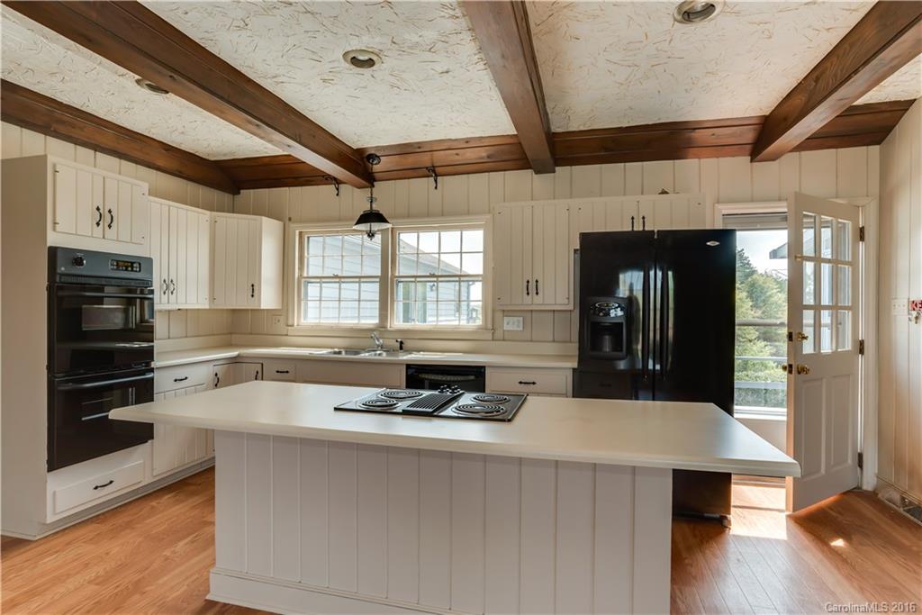 485 Motlow Creek Road Campobello, SC 29322 - Photo 8 of 28 Gallery Image 8