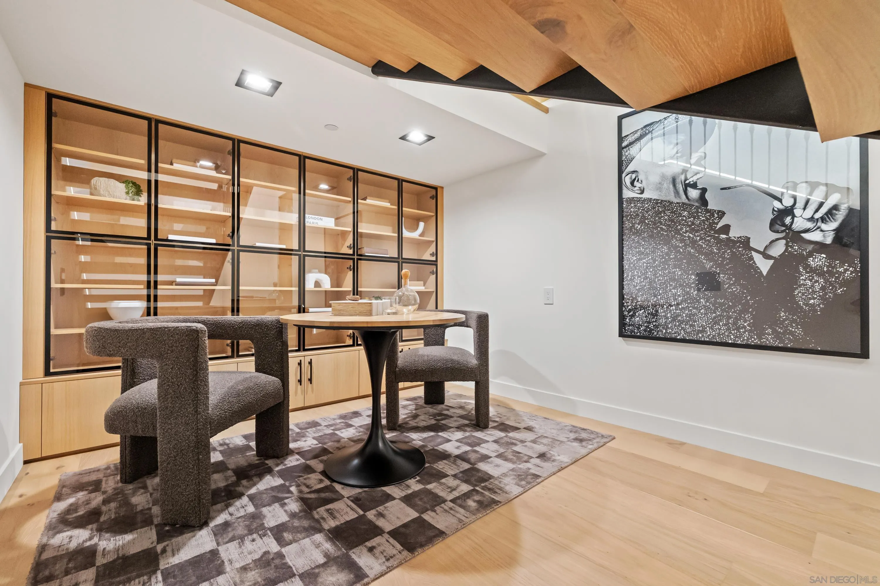 5758-60 Las Palomas Rancho Santa Fe, CA 92067 - Photo 59 of 64 a view of a workspace with furniture