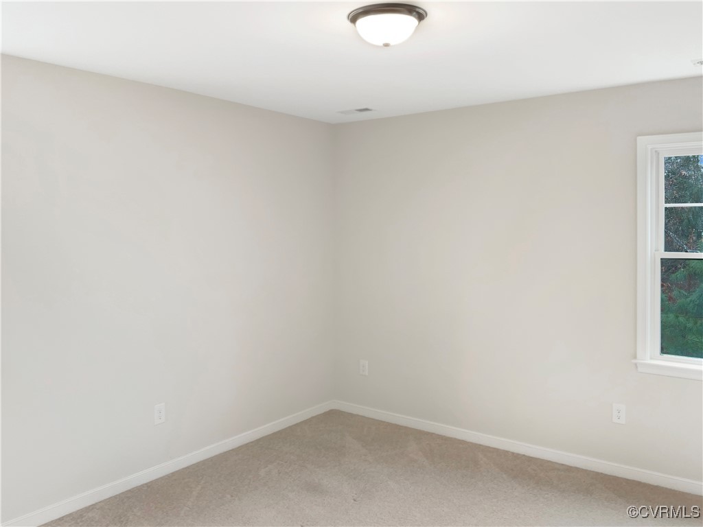 2206 White Oak Circle Aylett, VA 23009 - Photo 5 of 25 a view of a small space