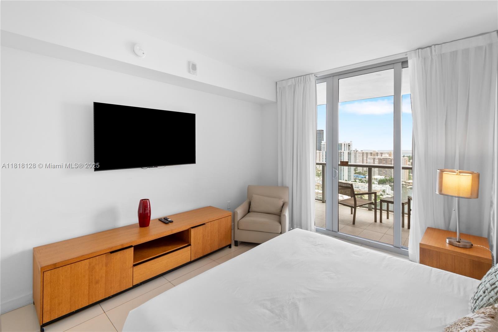 2602 East Hallandale Beach Boulevard, Unit R2805 Hallandale Beach, FL 33009 - Photo 17 of 26