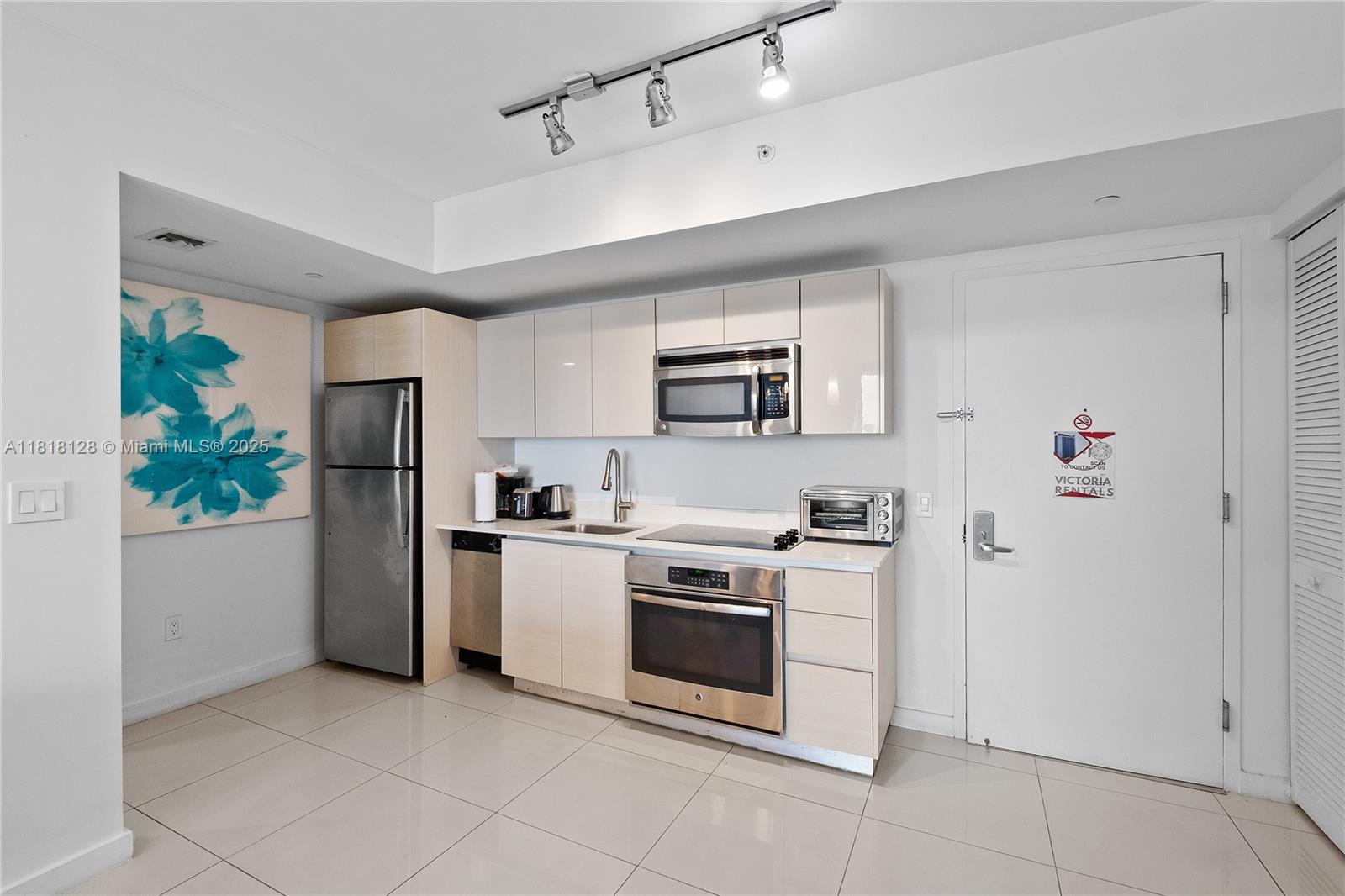 2602 East Hallandale Beach Boulevard, Unit R2805 Hallandale Beach, FL 33009 - Photo 6 of 26