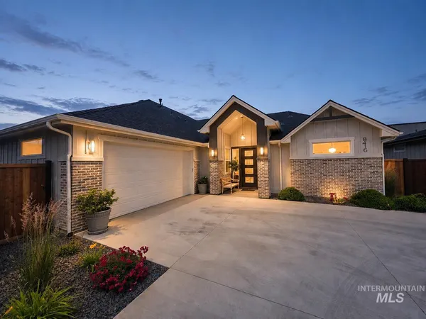 $569,900 | 8416 West Meltwater Lane, Eagle, ID 83616