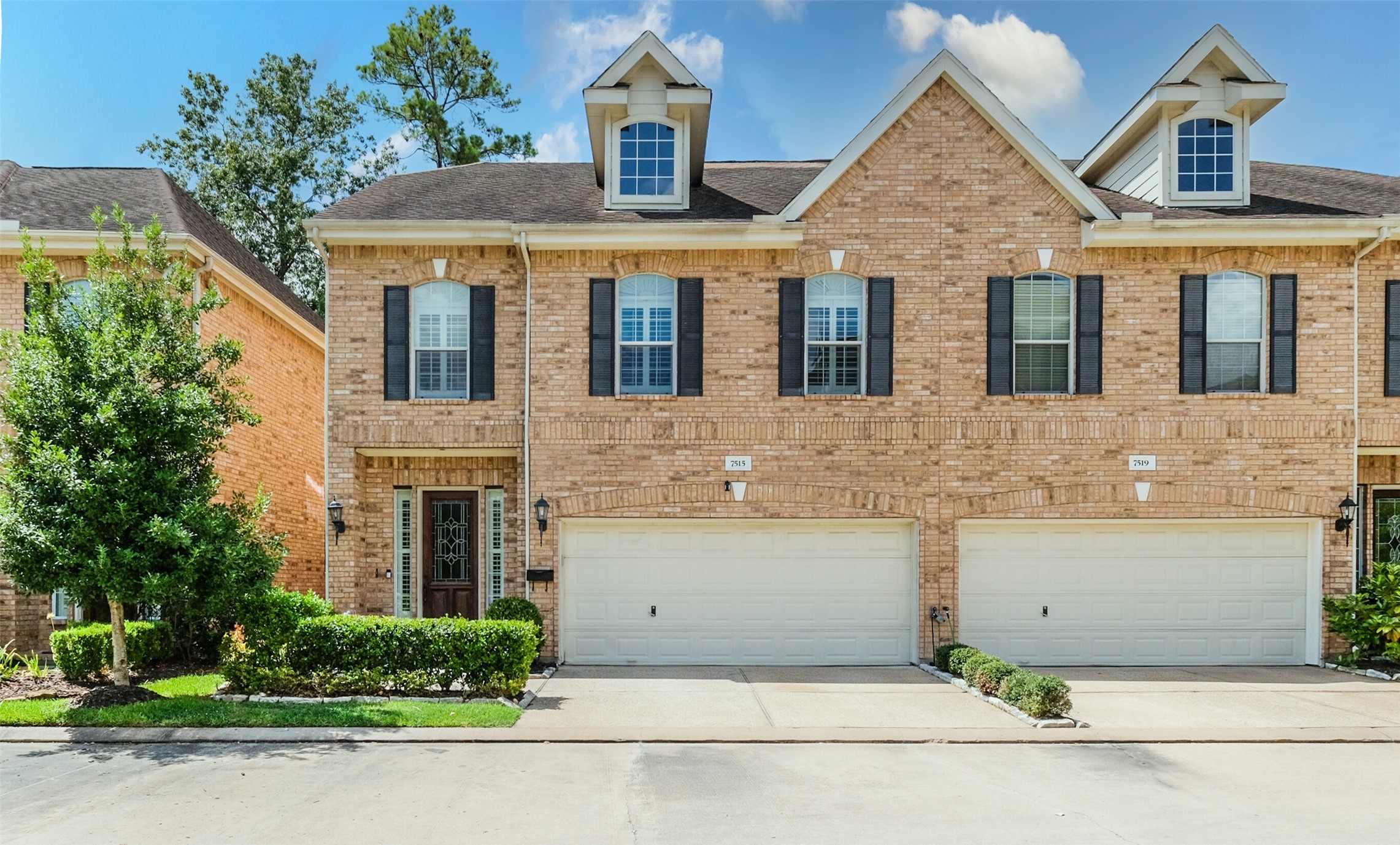 Wonderful home available for lease in a small gated community in Spring Branch! Trash and water are included in monthly rent. Fridge, washer & dryer included. Available for immediate move-in! Central location. Within close proximity to prestigious private schools (The Regis, Awty Int'l, Duchesne Academy). Minutes from the Galleria, Downtown, City Centre, Energy Corridor, & Memorial Park! Easy access to I-10, 610 and 290.