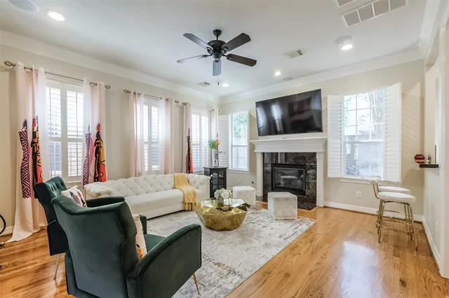 $2,950 | 7515 Shady Villa Walk, Houston, TX 77055