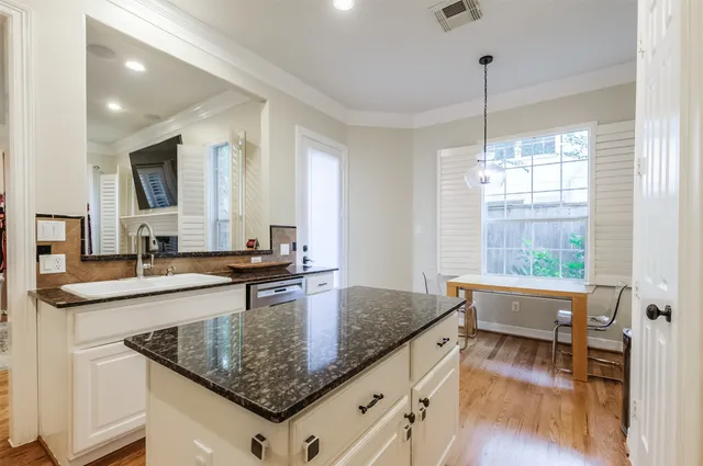 $2,950 | 7515 Shady Villa Walk, Houston, TX 77055