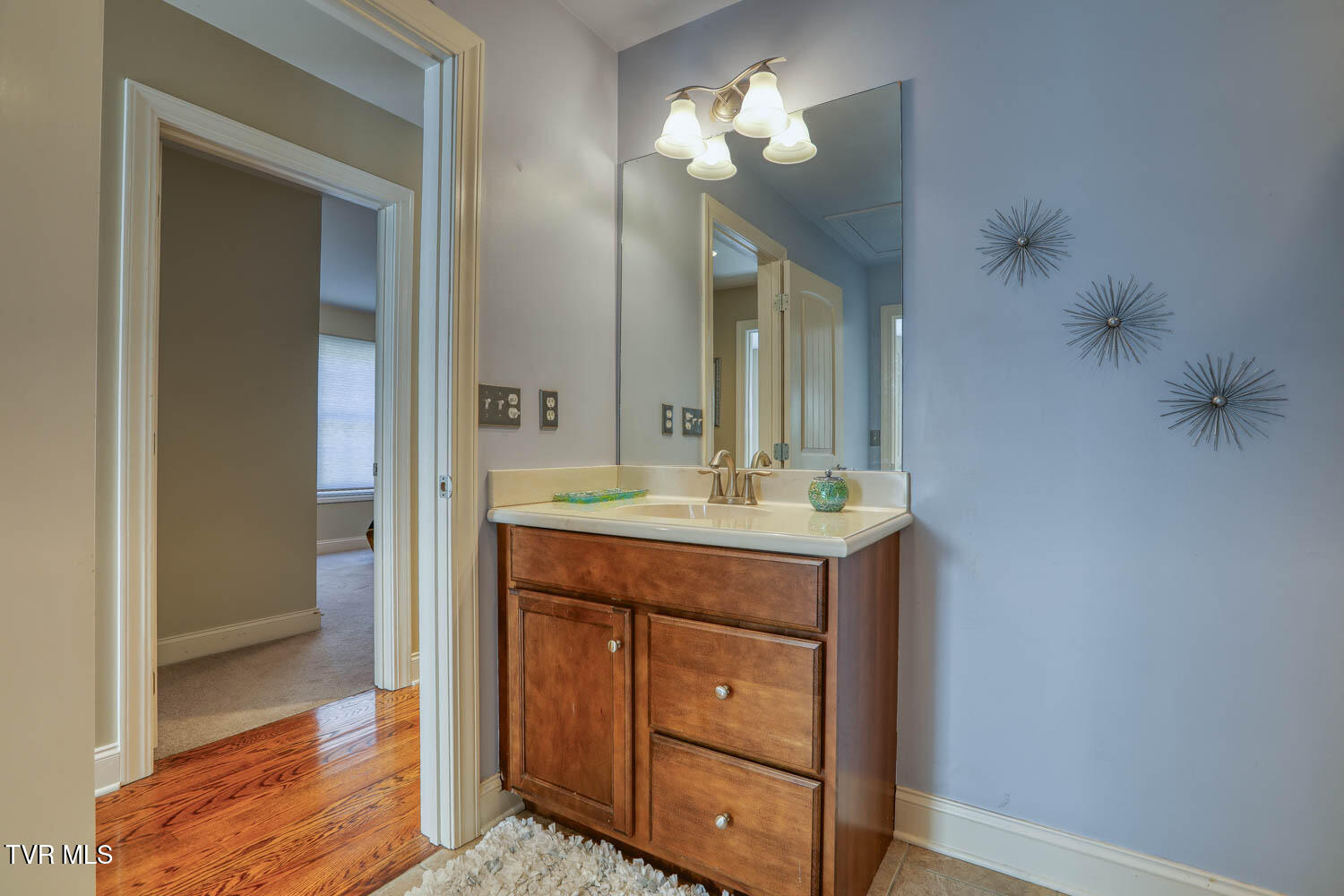 2321 Colonial View Road Kingsport, TN 37663 - Photo 70 of 96 Full bathroom upstairs.