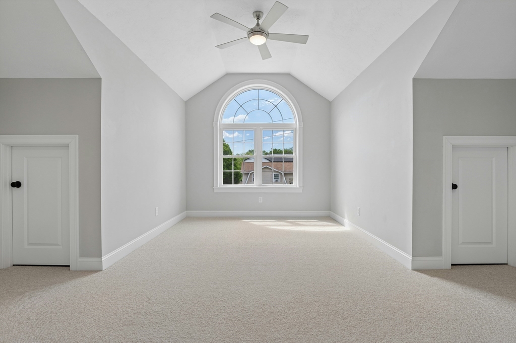 129 Derby Street Worcester, MA 01604 - Photo 29 of 41