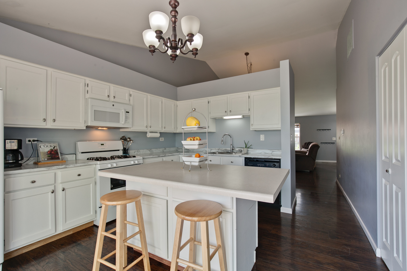 86 Bedford Road Mundelein, IL 60060 - Photo 13 of 25