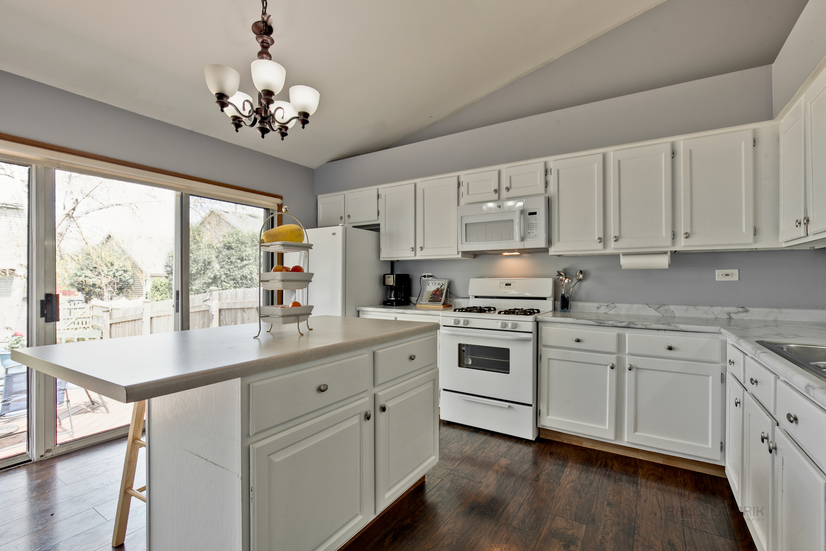 86 Bedford Road Mundelein, IL 60060 - Photo 10 of 25