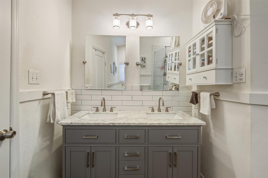 1226 Eaton Lane Grapevine, TX 76051 - Photo 21 of 33