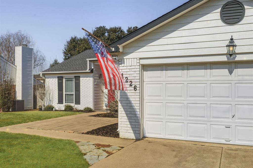 1226 Eaton Lane Grapevine, TX 76051 - Photo 4 of 33