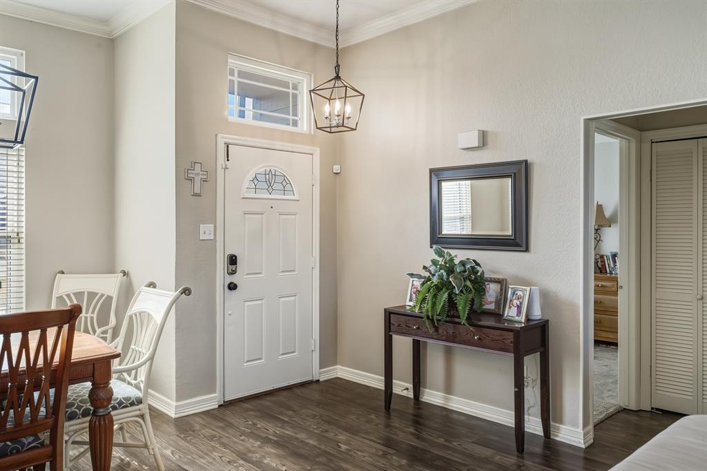 1226 Eaton Lane Grapevine, TX 76051 - Photo 5 of 33