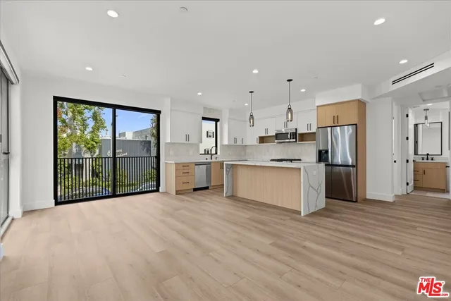 $6,495 | 4825 Satsuma Avenue, Unit 2, North Hollywood, CA 91601