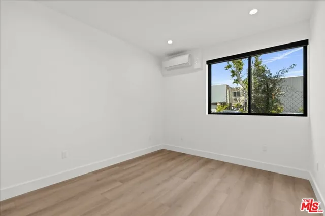 $6,495 | 4825 Satsuma Avenue, Unit 2, North Hollywood, CA 91601