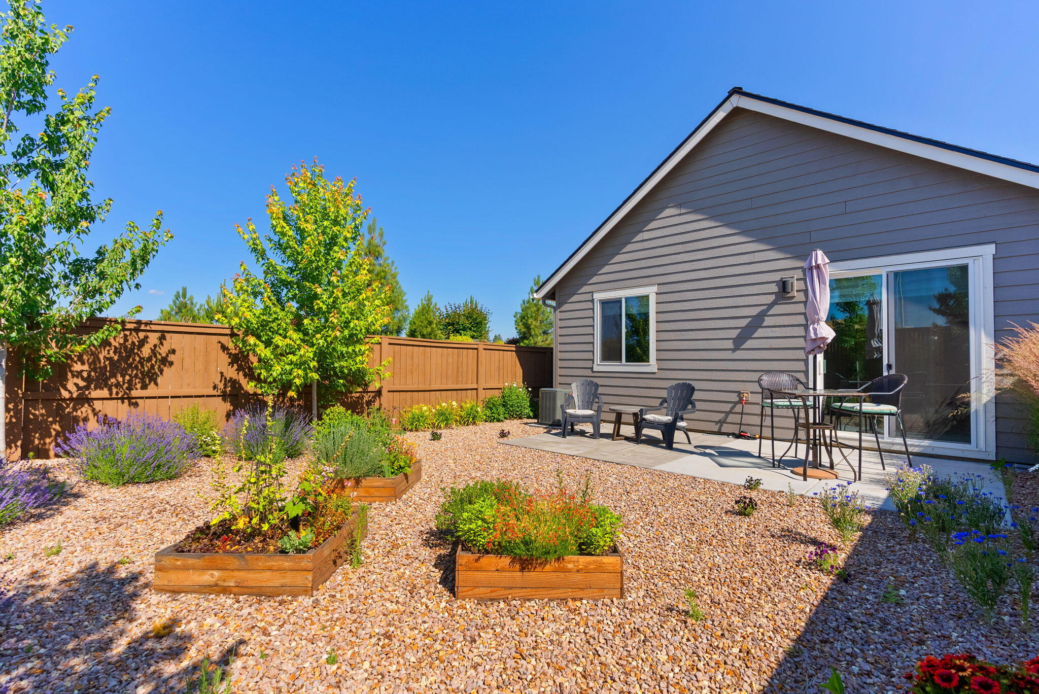 3859 Northeast Oakside Loop Bend, OR 97701 - Photo 27 of 51 Planter Boxes on Drip