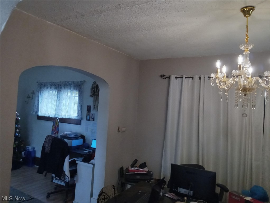 596 Rhodes Avenue Akron, OH 44307 - Photo 8 of 17 Living room/dining room combo