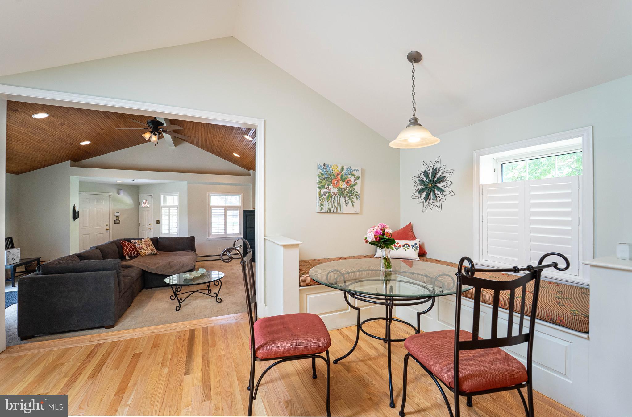 605 St Francis Road Baltimore, MD 21286 - Photo 50 of 56 a living room with furniture and a chandelier