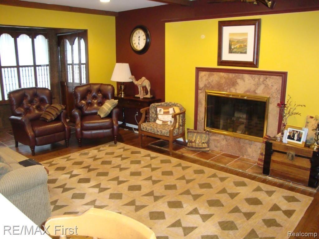 32127 Kelly Road Fraser, MI 48026 - Photo 6 of 24 DSC04038.jpg