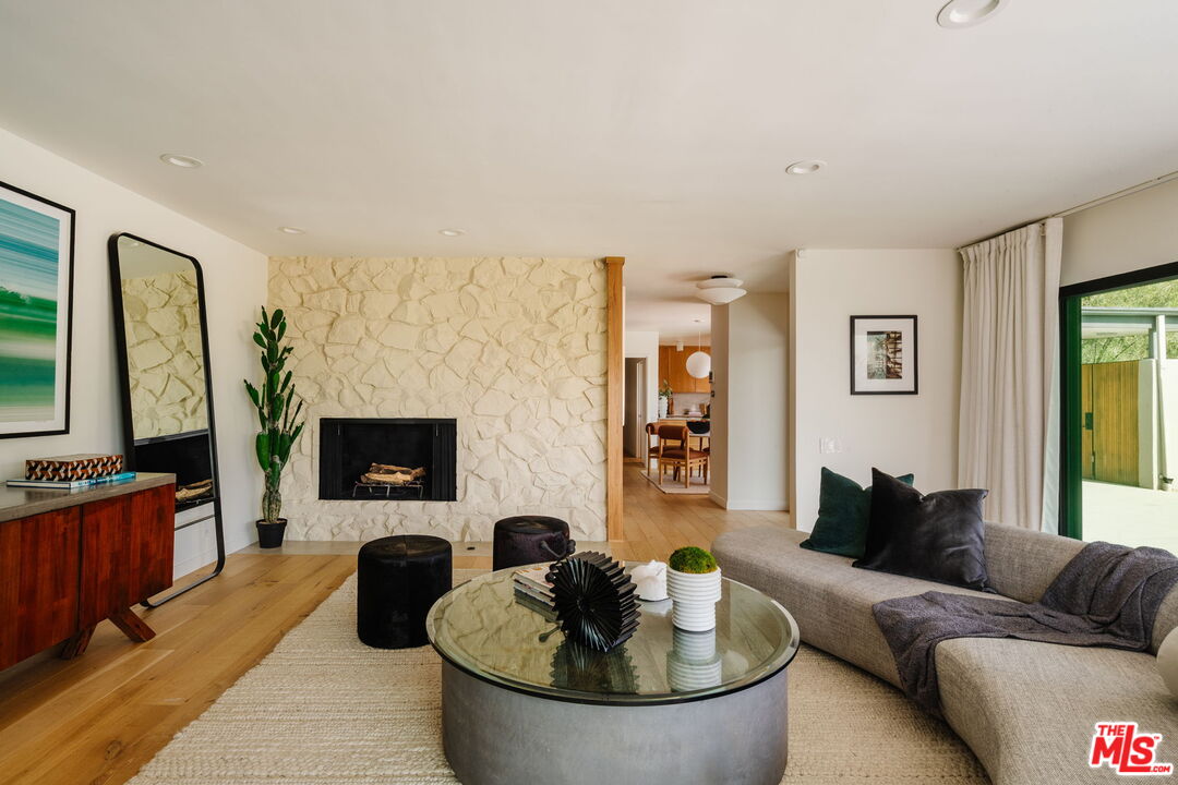 640 Bohlig Road Glendale, CA 91207 - Photo 9 of 57