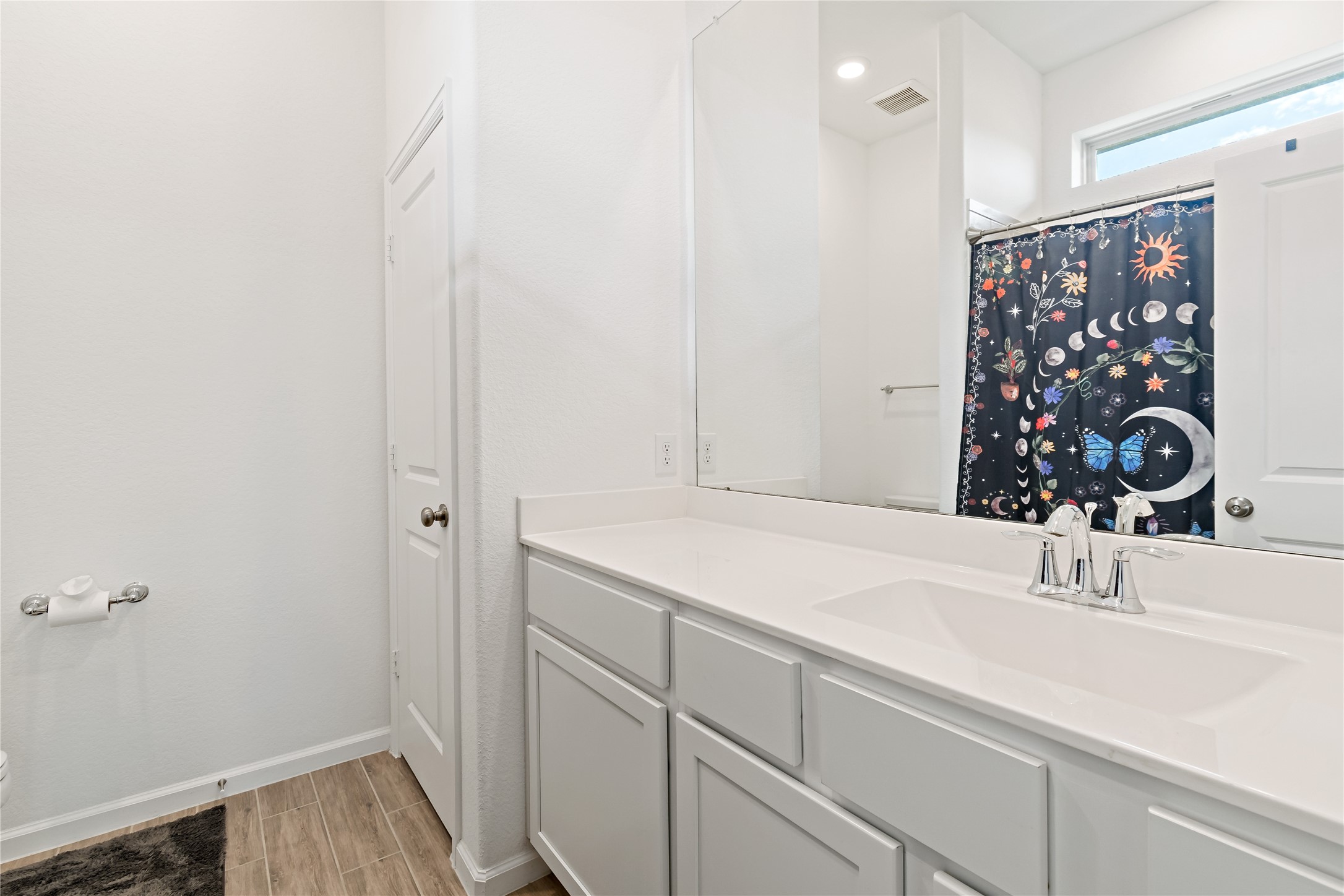 4403 Annandale Lane Rosharon, TX 77583 - Photo 33 of 48 a bathroom with a sink and a mirror
