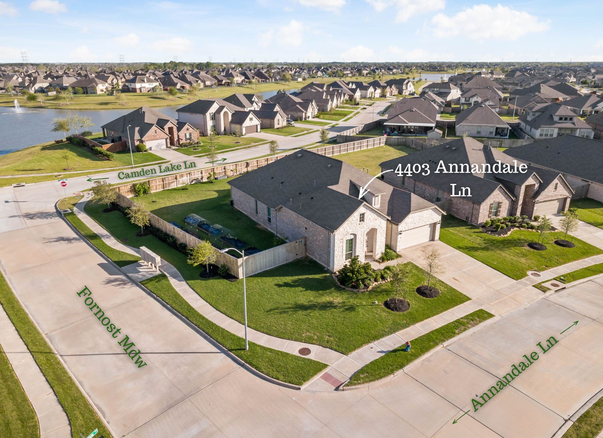 4403 Annandale Lane Rosharon, TX 77583 - Photo 41 of 48 an aerial view of a house with a ocean view
